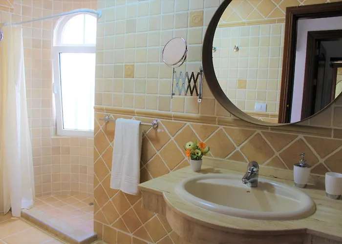 빌라 Eesha By Privilege Bay *